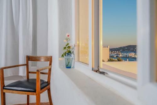 Serenity - Traditional House With Stunning Sea View