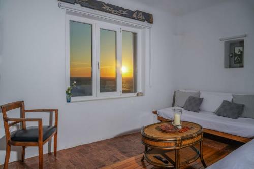 Serenity - Traditional House With Stunning Sea View