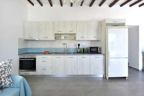 Marousso's Seafront House