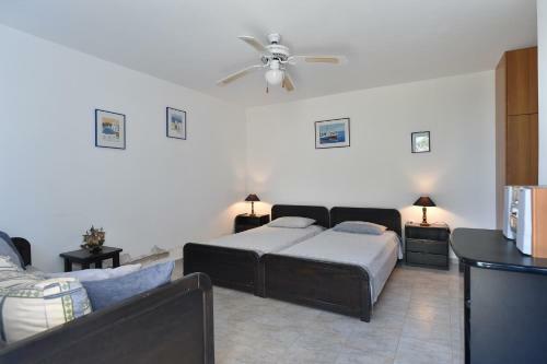 Villa Sophia Paros - Beachfront Three-bedroom Villa With Sea View