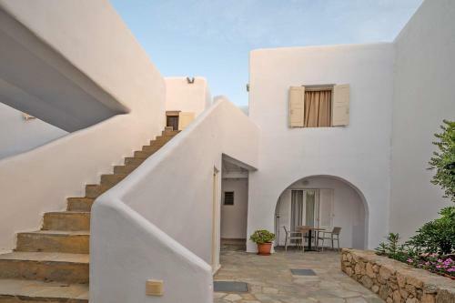 Twins Apartments By Mina