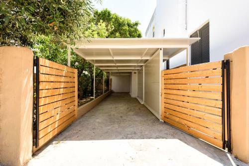 Apartamento Ragoussis Beachfront House