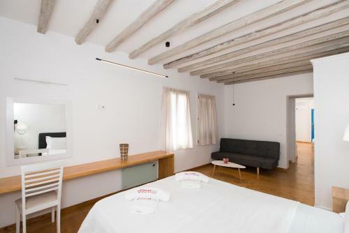 Luxury Sea View Apartment With Shared Pool