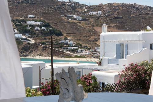 Luxury Sea View Apartment With Shared Pool