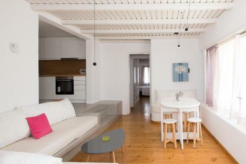 Luxury Sea View Apartment With Shared Pool