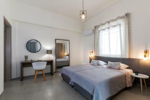 Rose Central Master Bedroom Apartment