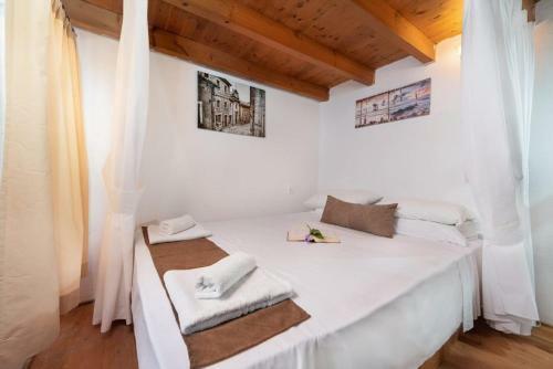 Apartamento Emerald Dream House#poiessa, Medieval Town