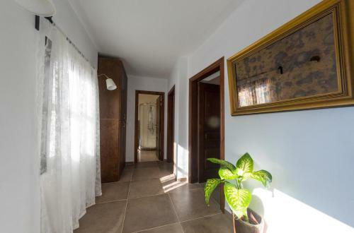Villa Leon - Private Courtyard Serenity