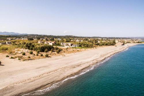 Apartment In Gerani Near The Sea Route