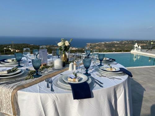 Eva Villas East, With Infinity Pool & And Panoramic Sea View