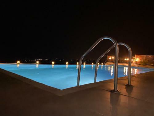Eva Villas East, With Infinity Pool & And Panoramic Sea View