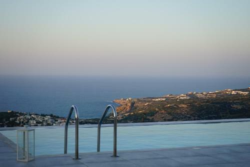 Eva Villas East, With Infinity Pool & And Panoramic Sea View