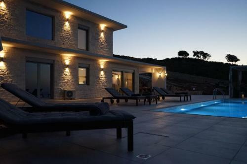 Eva Villas East, With Infinity Pool & And Panoramic Sea View