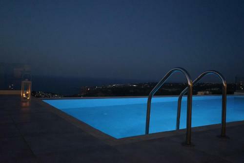 Eva Villas East, With Infinity Pool & And Panoramic Sea View