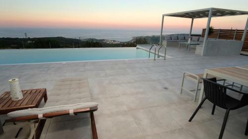 Eva Villas East, With Infinity Pool & And Panoramic Sea View