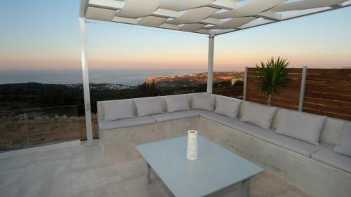 Eva Villas East, With Infinity Pool & And Panoramic Sea View