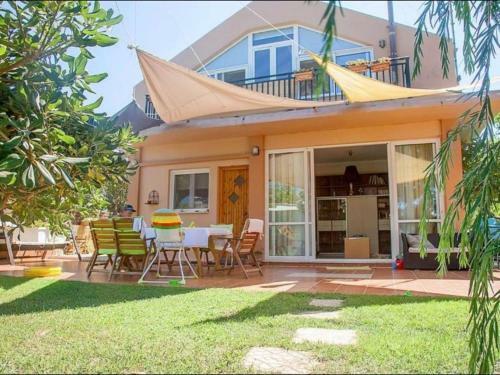 Beautiful Holiday Home In Gerani With Private Garden