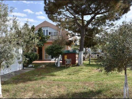 Beautiful Holiday Home In Gerani With Private Garden