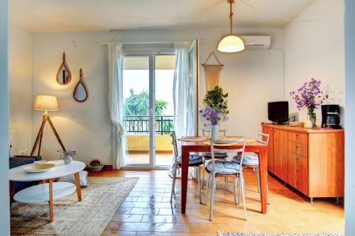 Glyfada Apartment No. 7