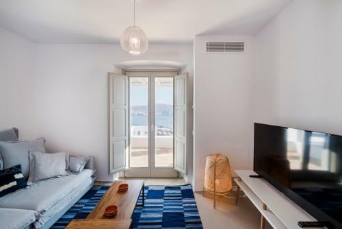 Bohemian Blue Villa - 7 Bdrm - Beach In 200m - Mg Villas
