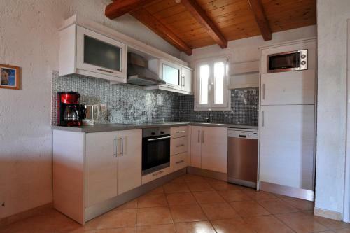Villa Theodora View Apartments Polimnia