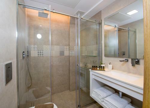 Imperium Luxury Villas-sauna, Jacuzzi & Heated Pool