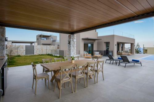 Imperium Luxury Villas-sauna, Jacuzzi & Heated Pool