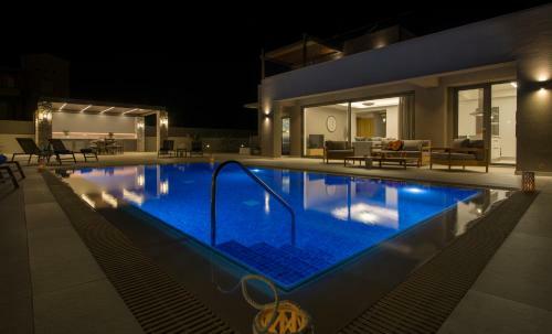 Imperium Luxury Villas-sauna, Jacuzzi & Heated Pool
