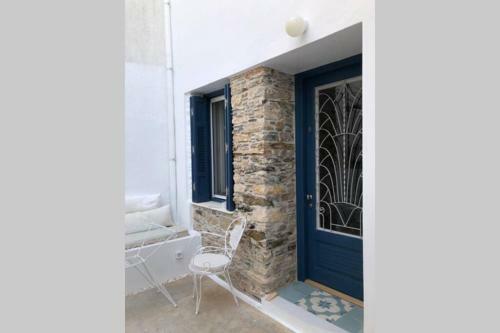 Petra Stonehouse Near The Port