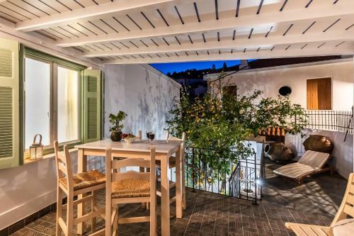 Lemon Garden House By Emerald
