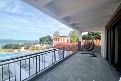 Epavli Alexandros Luxury Villa