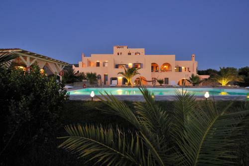 Parian Holiday Villas