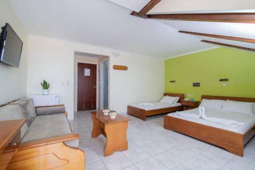 Sunbliss Studios & Apartments