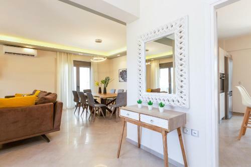 Anesis Villa, Spacious & Cozy!