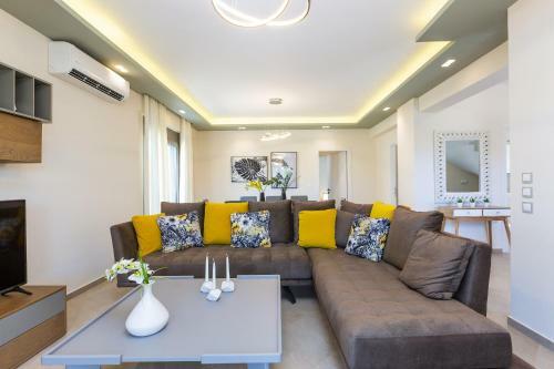 Anesis Villa, Spacious & Cozy!