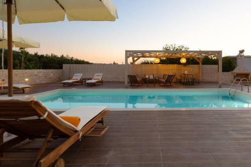 Anesis Villa, Spacious & Cozy!