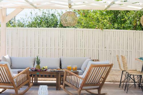 Anesis Villa, Spacious & Cozy!