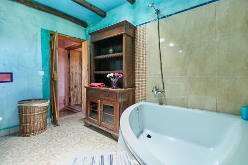Hubara Retreat