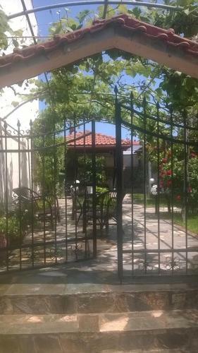 Hostal Villa Eleon 1
