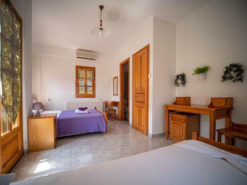 Olive House In Damoucharu With A Sea View