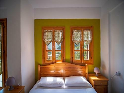 Olive House In Damoucharu With A Sea View