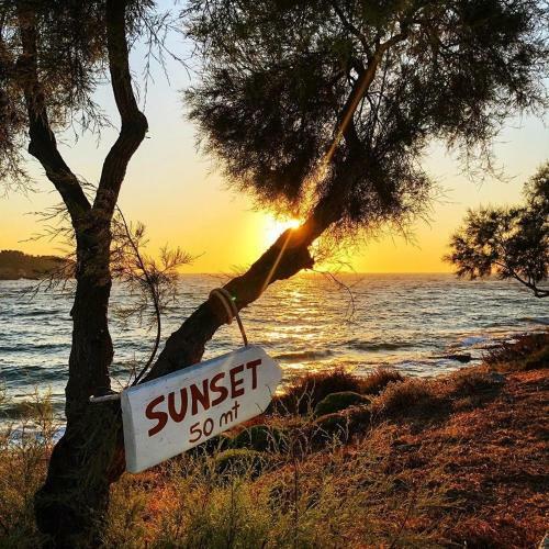 Hotel Sunset Studios & Rooms