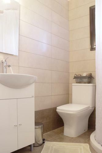 Ayerina First Floor Apartment