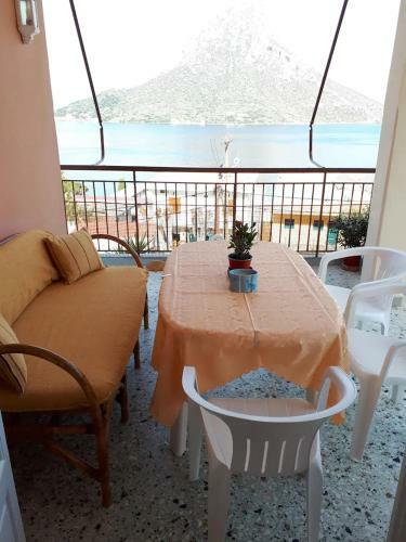 Masouri Square Apartment