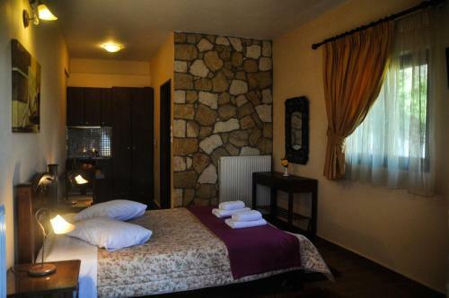 Hostal Voreio Selas
