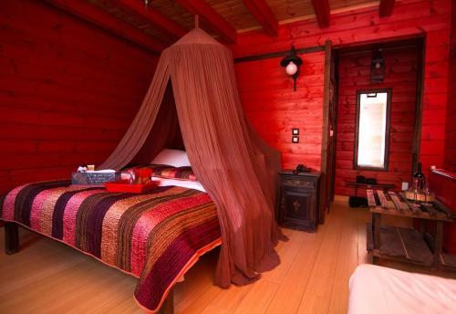 Hostal Colours' Chalet