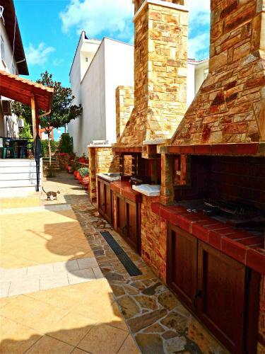 Panorama Apartments And Studios