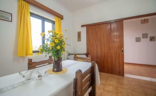 Ocean Breeze Apartment II