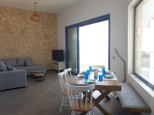 Aelia Luxury Villa