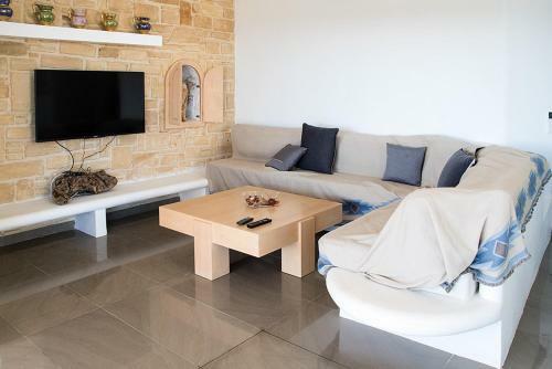Evilia Luxury Villa